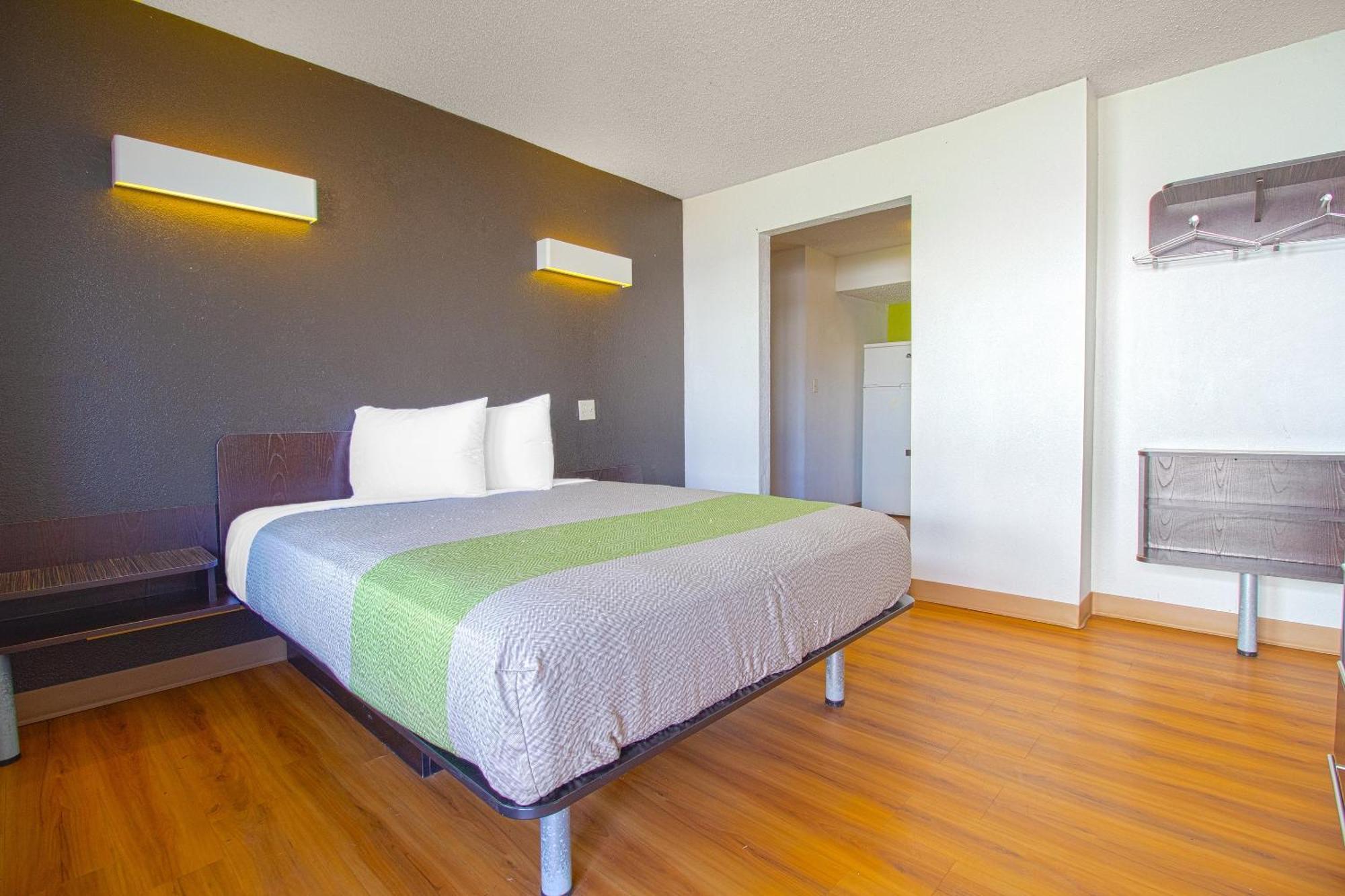 Studio Inn Extended Stay Oklahoma City Airport By Oyo Exterior photo