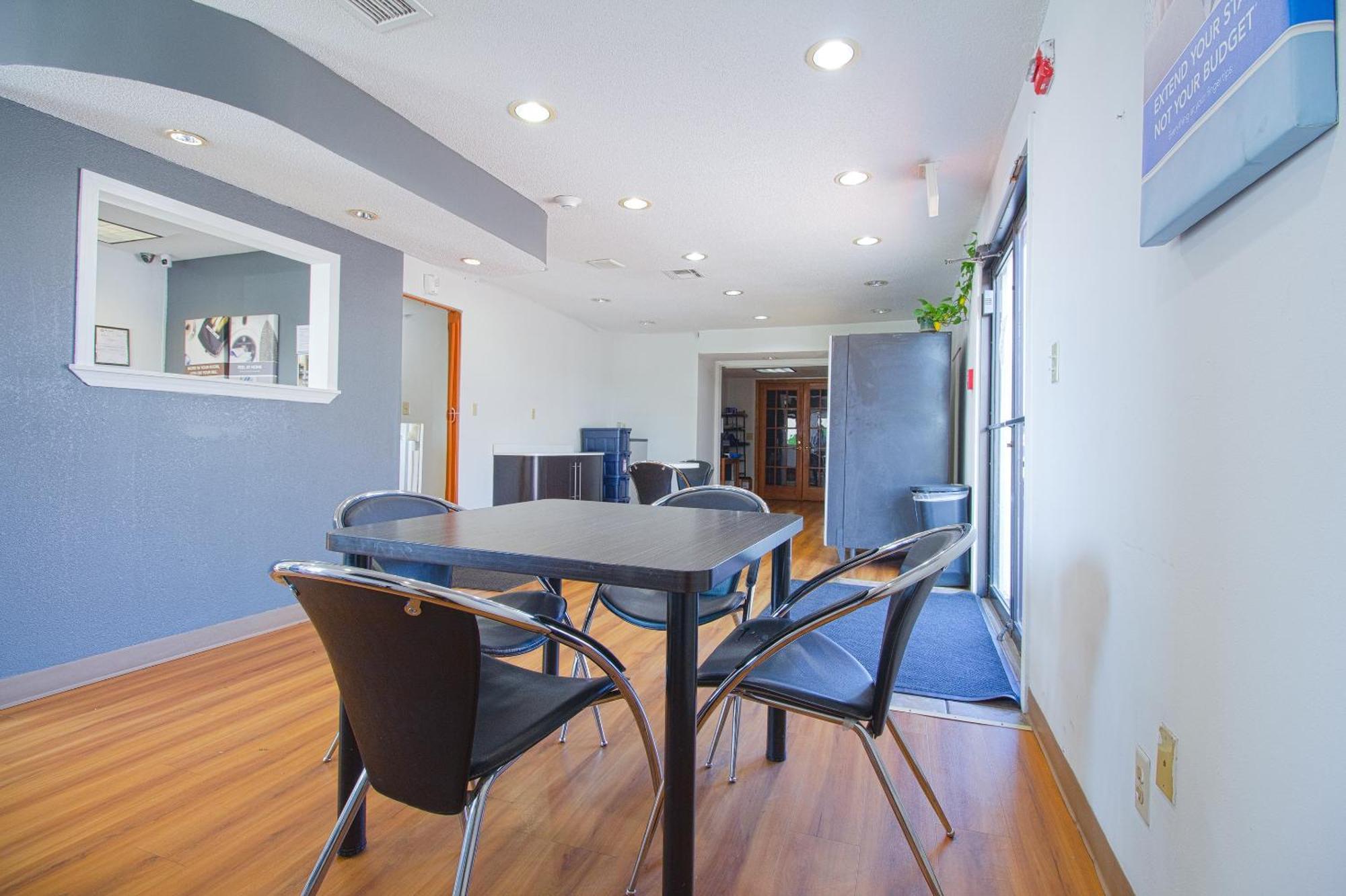 Studio Inn Extended Stay Oklahoma City Airport By Oyo Exterior photo